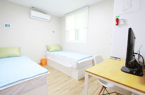 Cocoonstay Hongik Univ. Station Hostel *