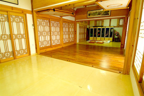 Moon Hotel 2*
