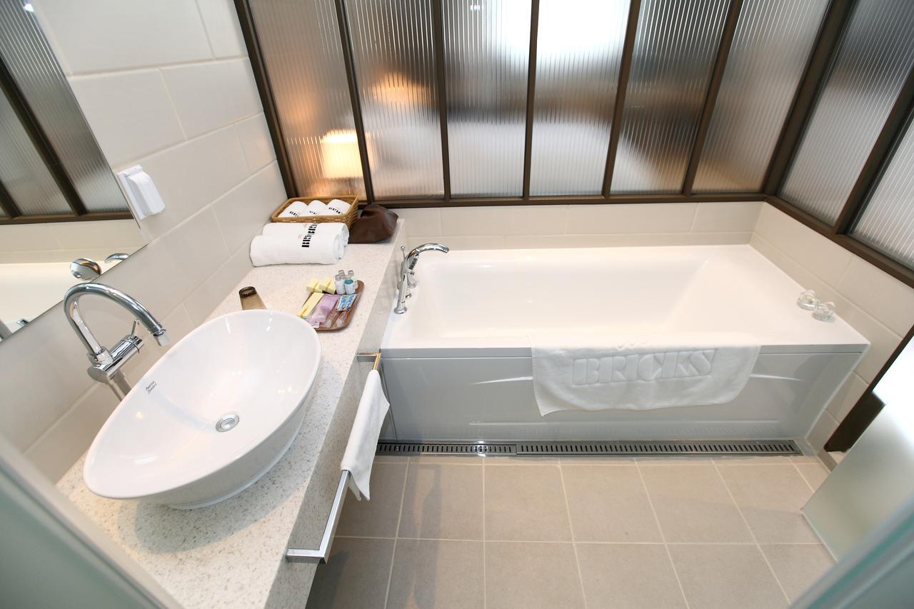 Hotel Bricks 3*