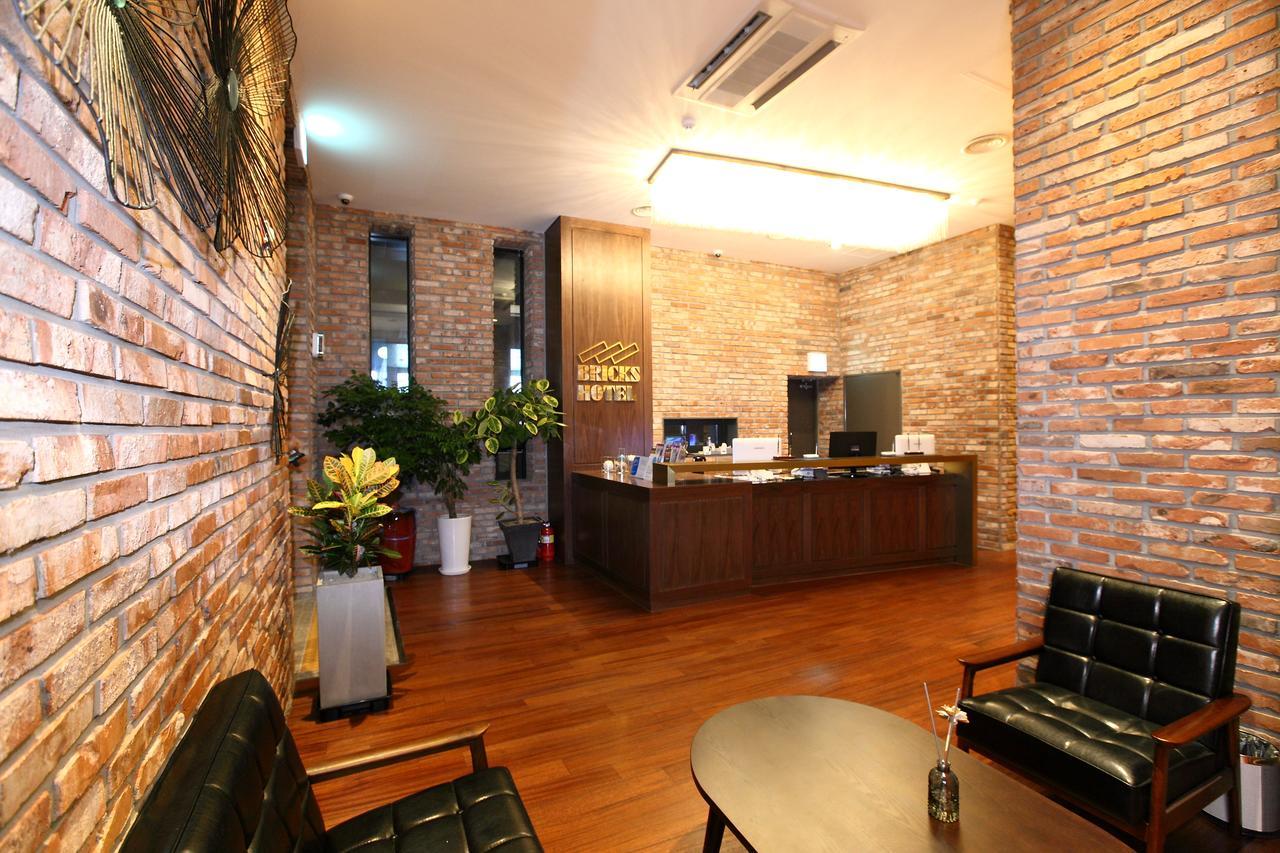 Bricks 3*
