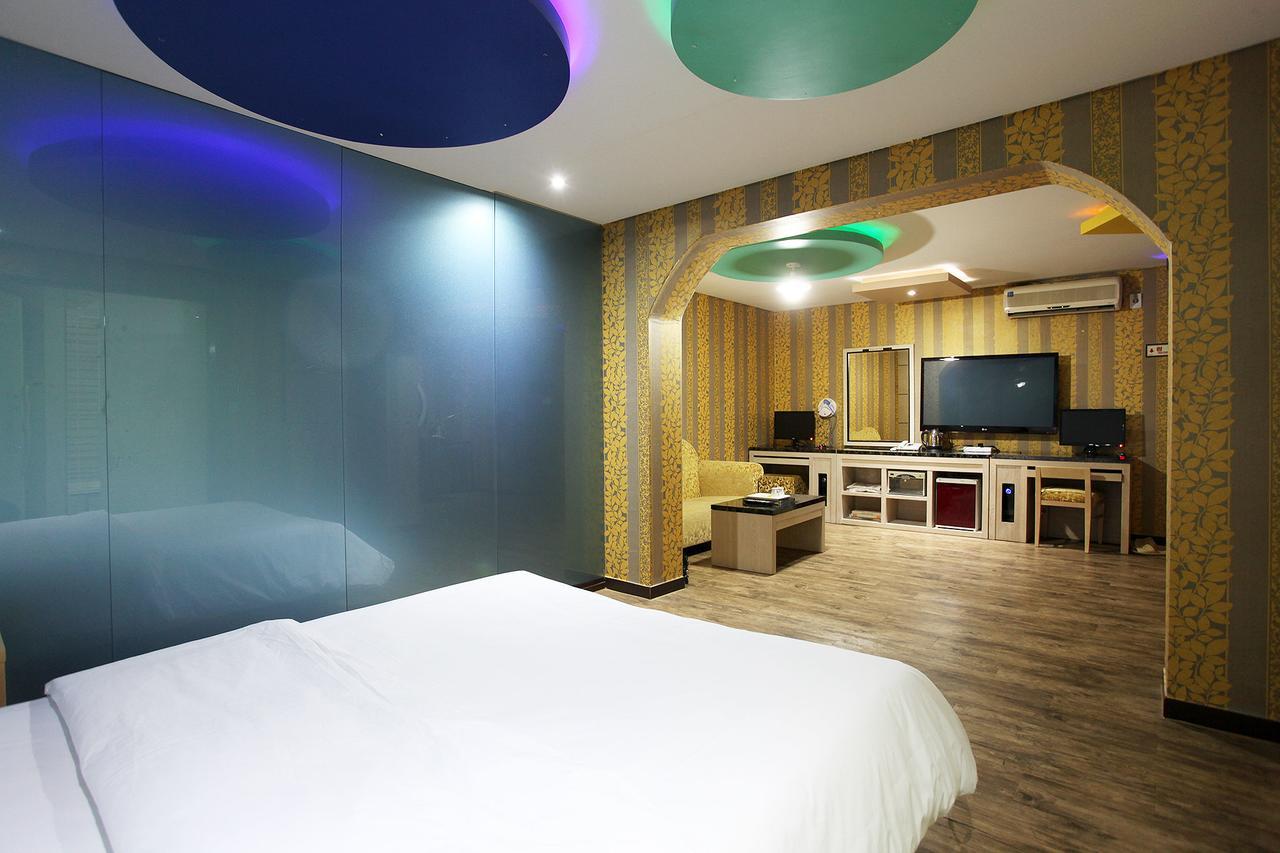 Jasmine Motel 2*