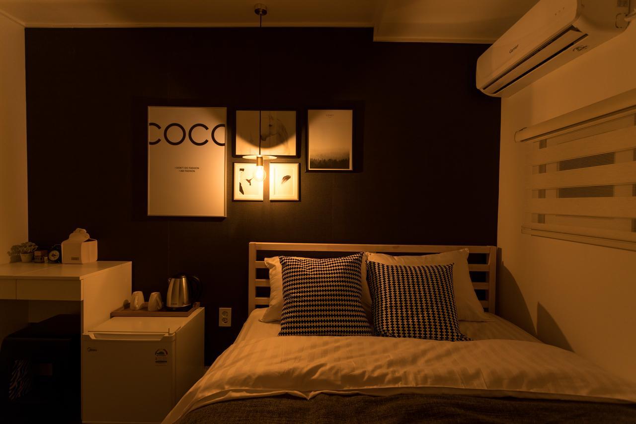 Neat House Hongdae 2*