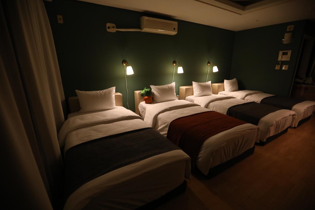Yolo House In Hongdae Seoul
