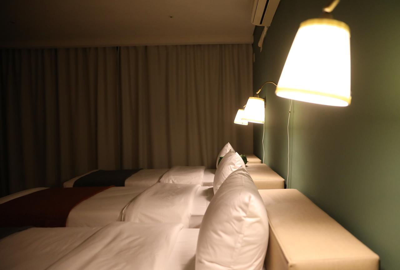 Yolo House In Hongdae