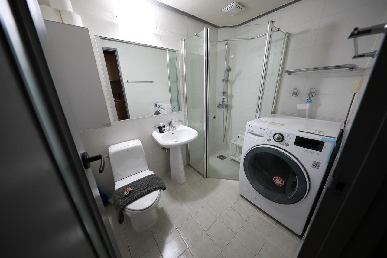 Yolo House In Hongdae * Seoul