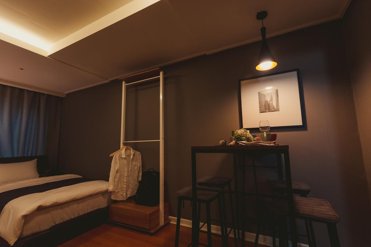 Apartment Yolo House In Hongdae *