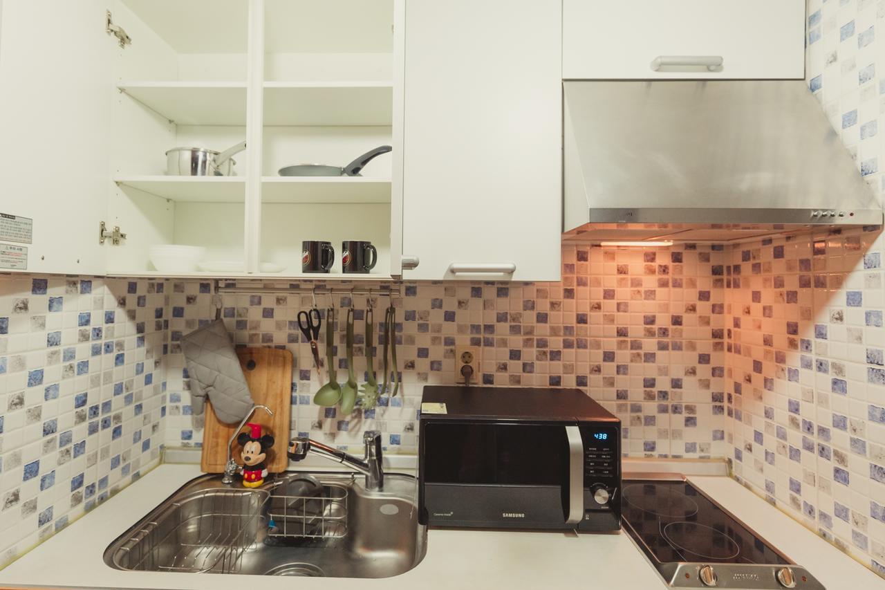Yolo House In Hongdae