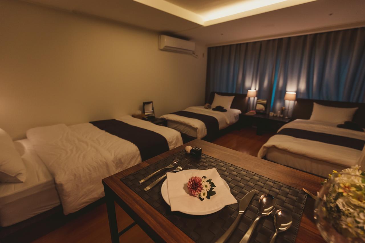 Yolo House In Hongdae Apartment *