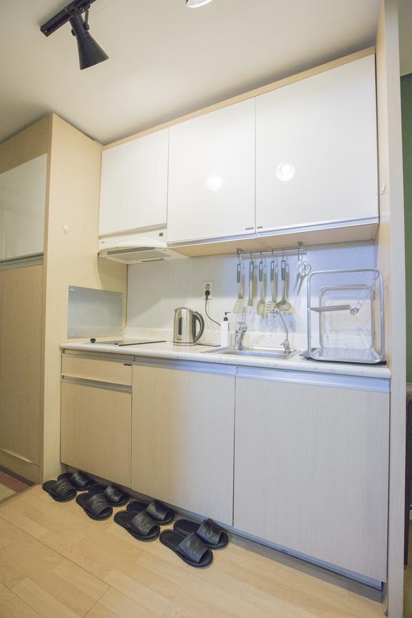 Apartment Yolo House In Hongdae Seoul