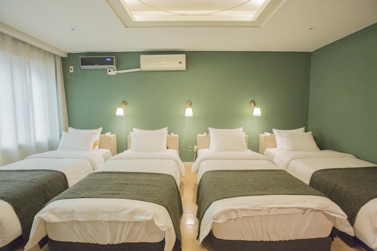 Yolo House In Hongdae Seoul