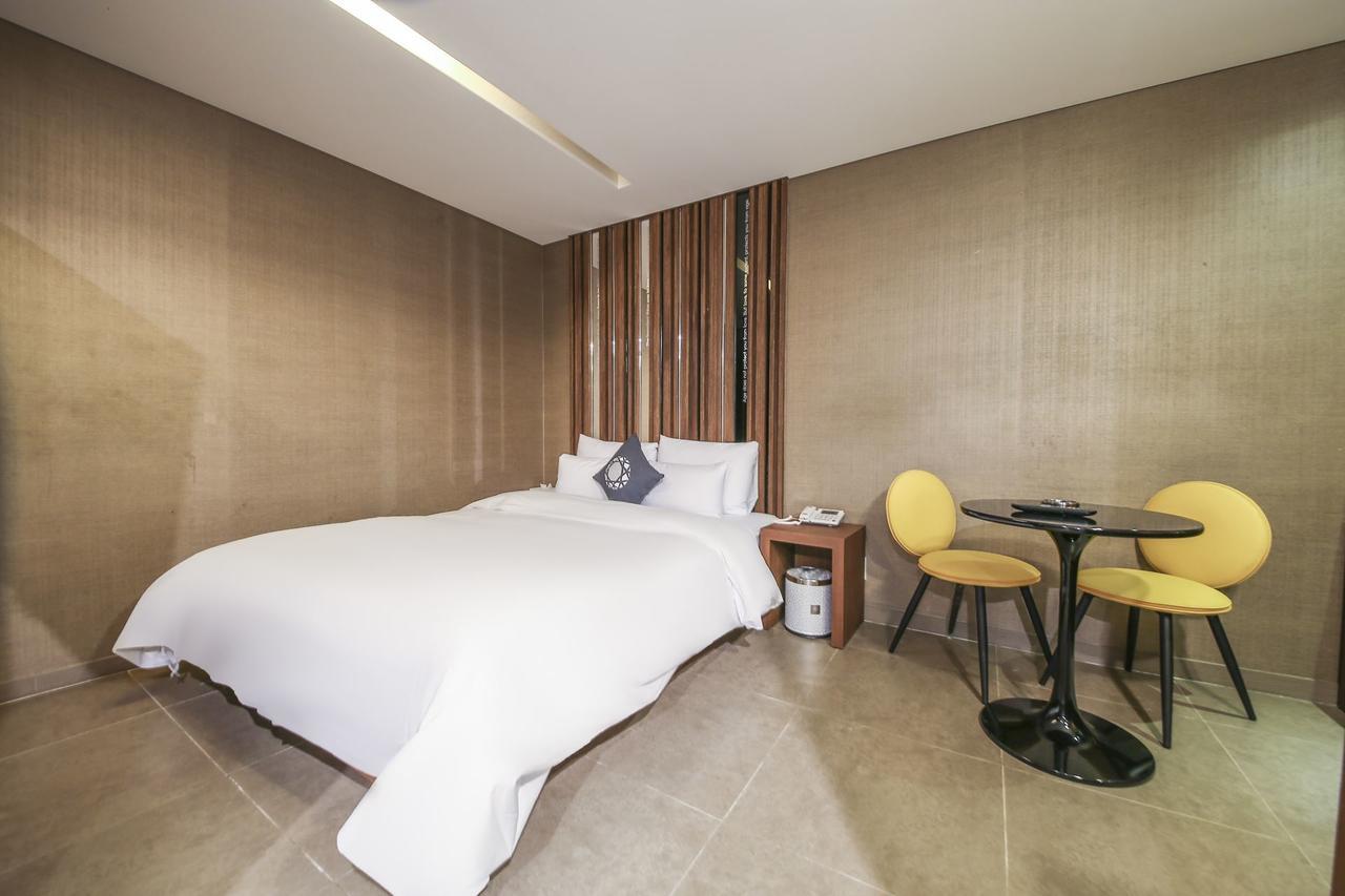 Cullinan Seocho 3*