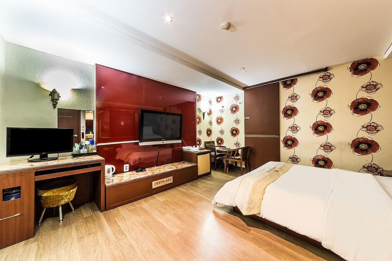 Flower Hotel 2*