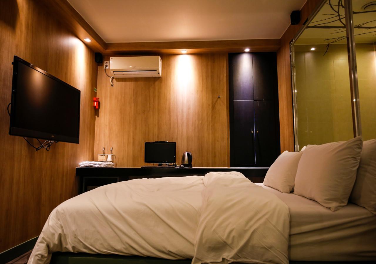 Hotel Story
