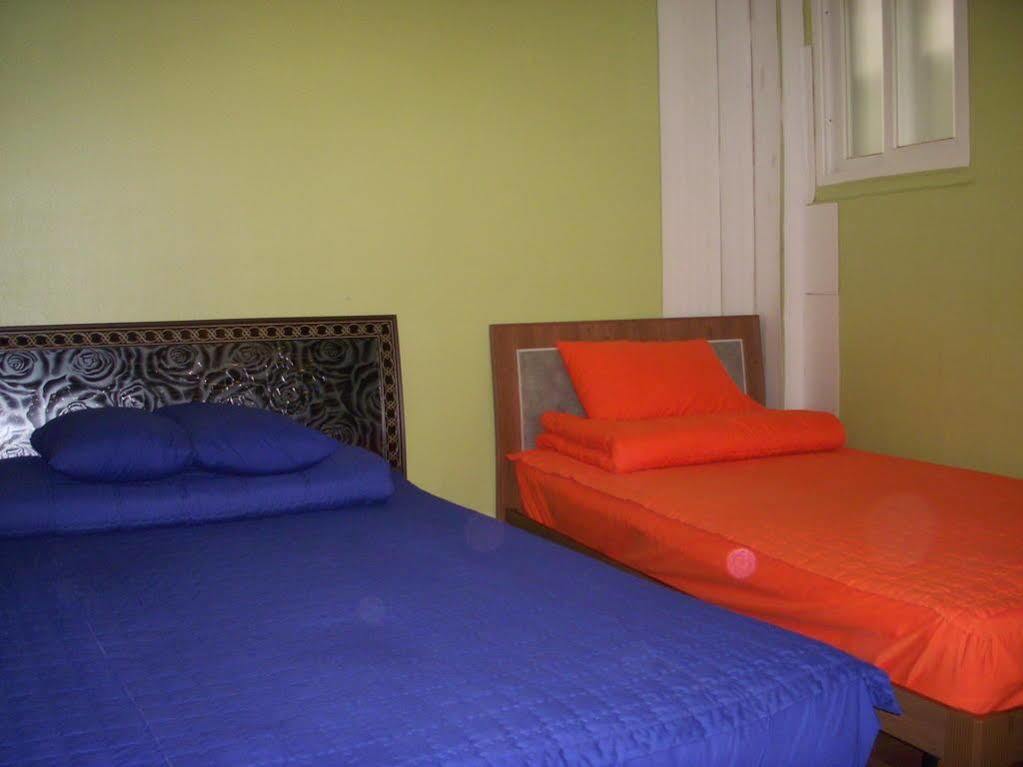Chris Guest house 2*