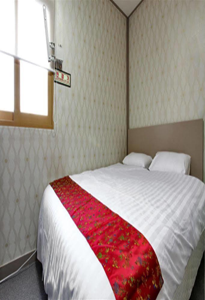 Oyo Myeongdong 2 Hostel Seoul