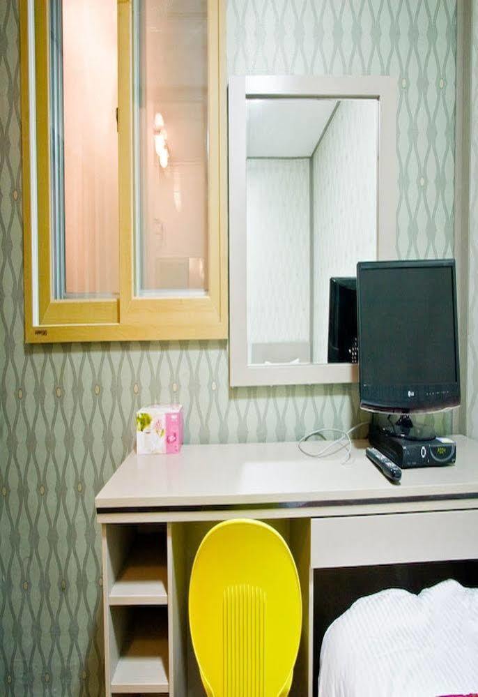 Hostel Oyo Myeongdong 2 *