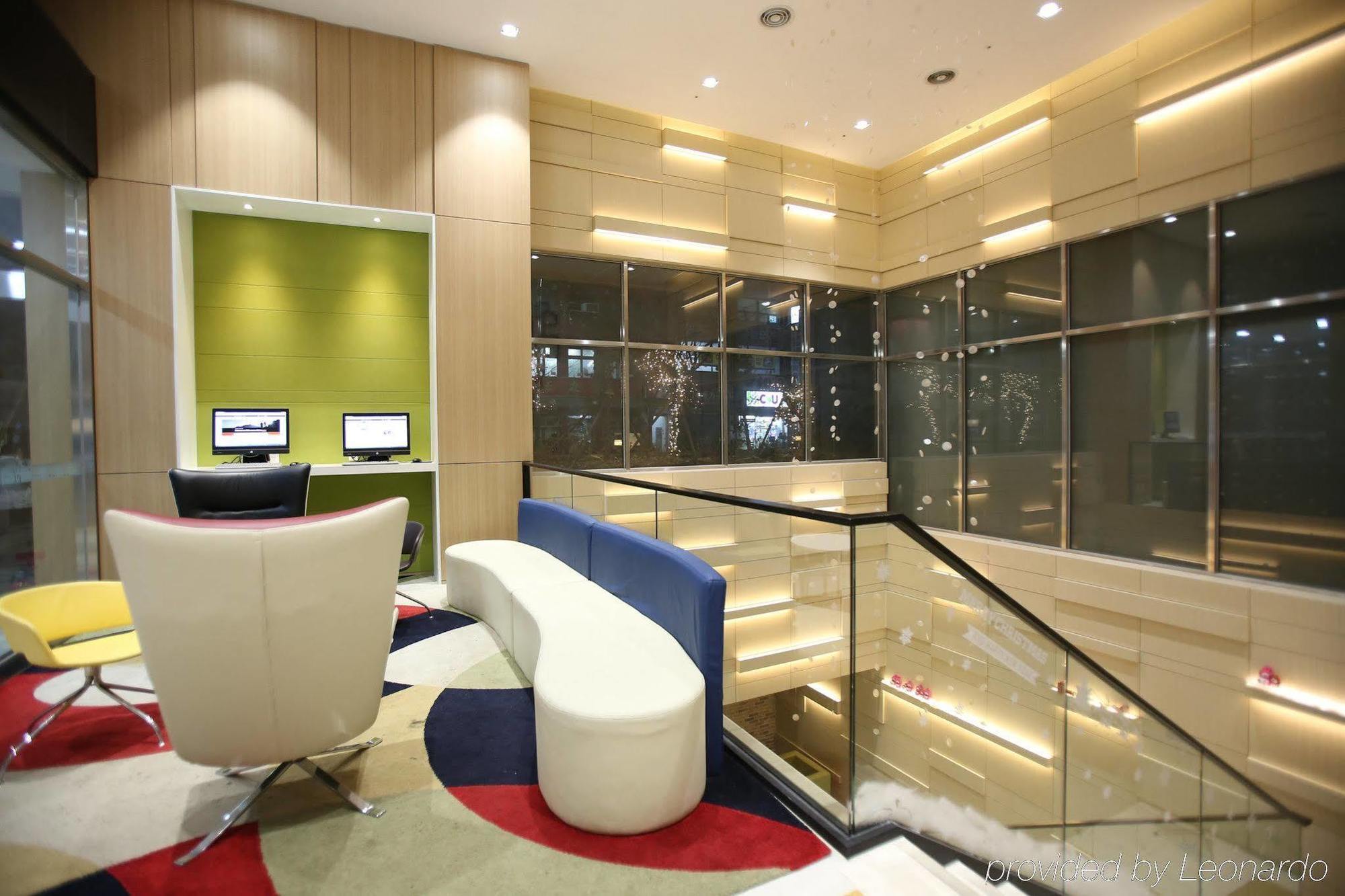 Hotel Travelodge Myeongdong Euljiro 4*