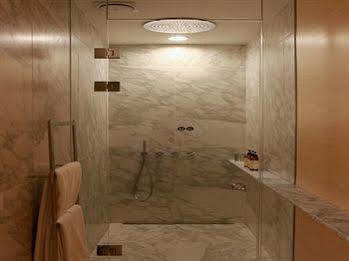 Snow Hotel 3*
