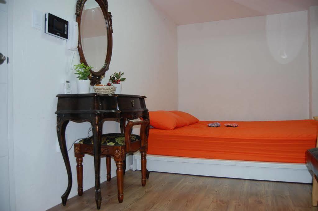 Jk House Guest house *