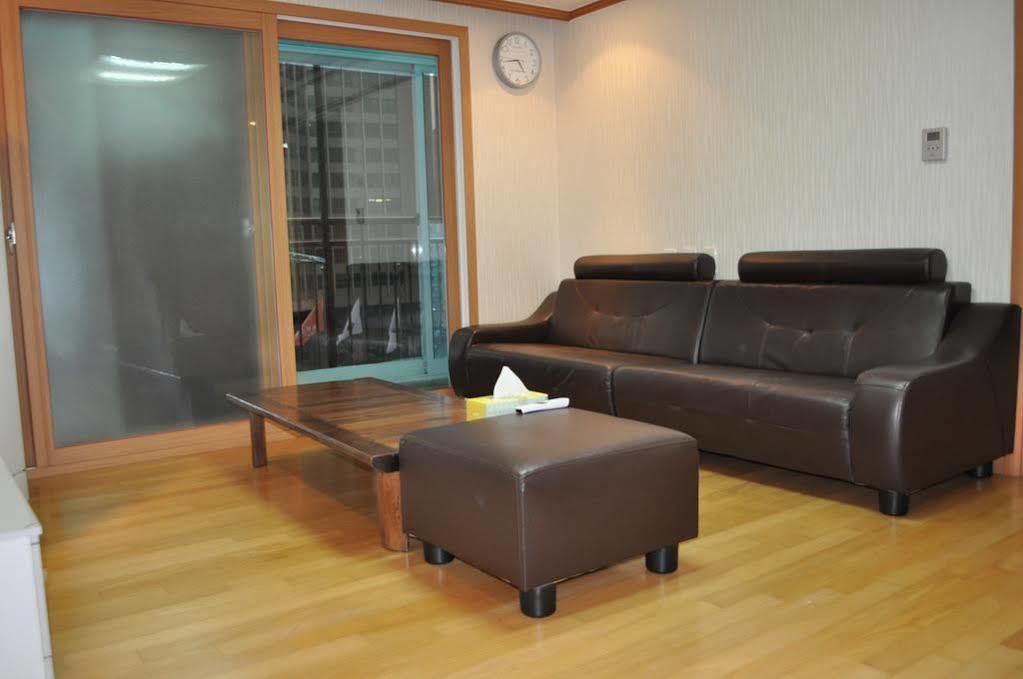J-honor Hotel