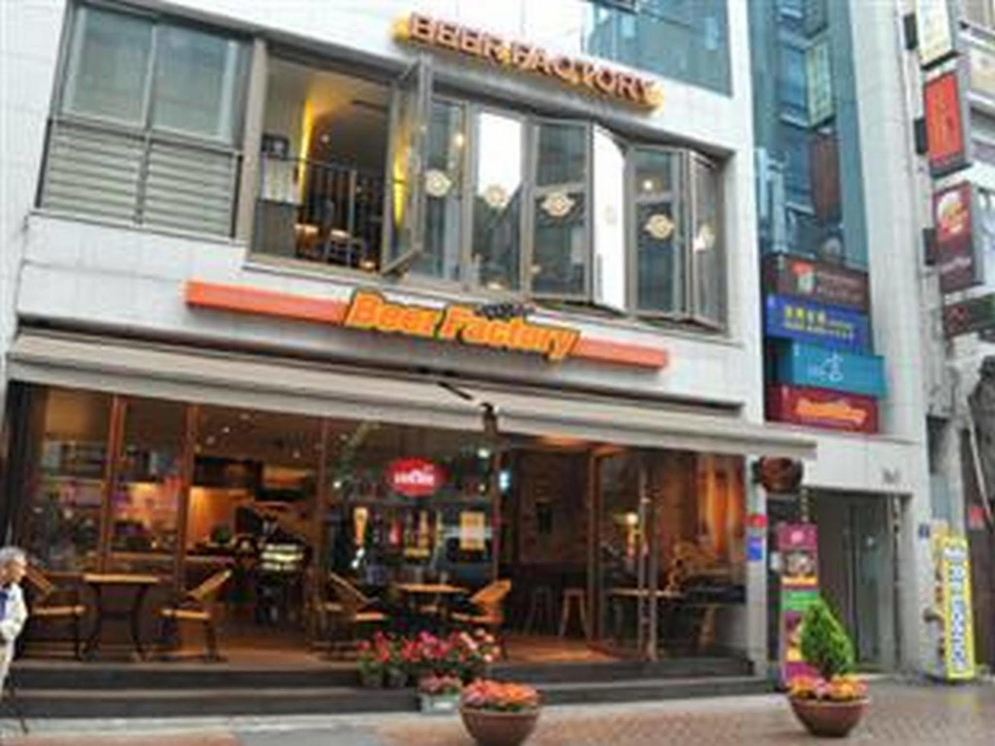 Hostel Oyo Myeongdong 2 *