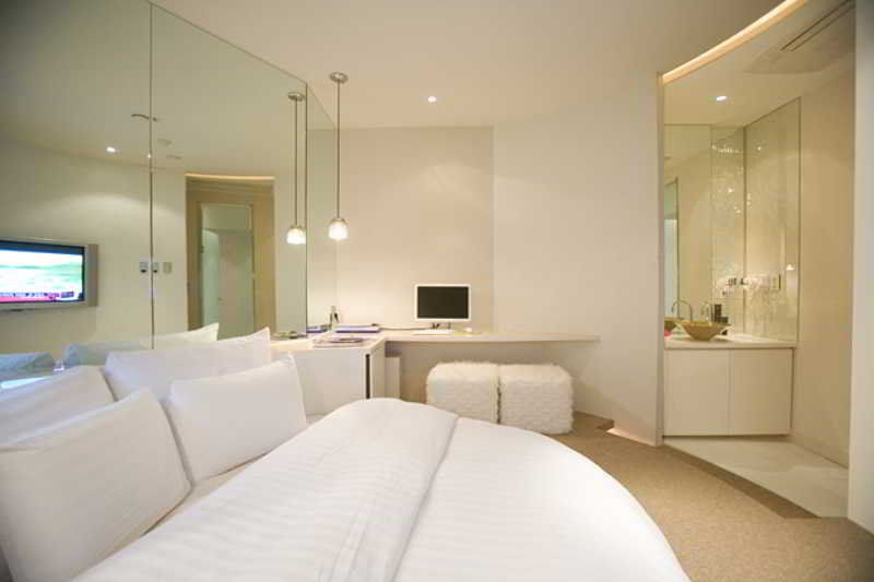 648 Hotel