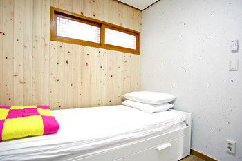 Go Woon Dang Hanok