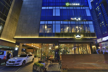 Imt Hotel 3*