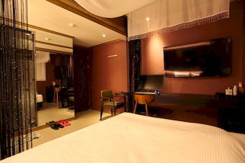 Sky The Classic Hotel 2*