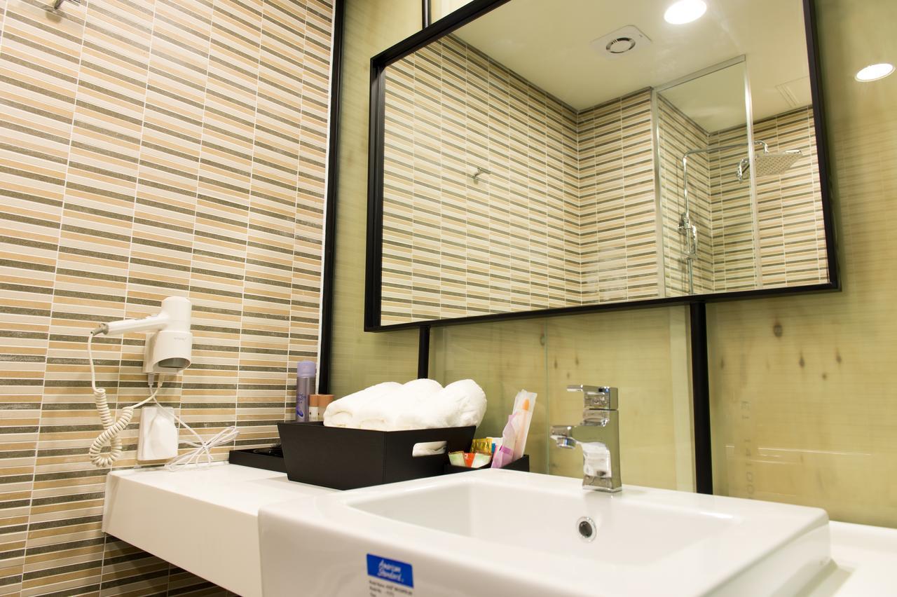 Hotel Khan 3*