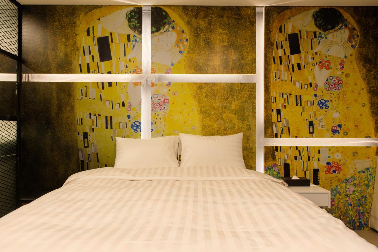 Hotel Khan 3*