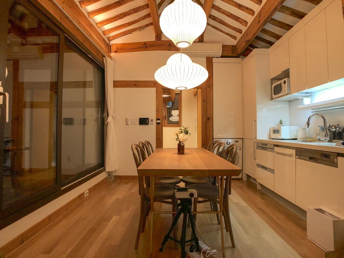 Jay Hanok ㅡ 3br 3bath ㅡ 8min From Anguk Stn