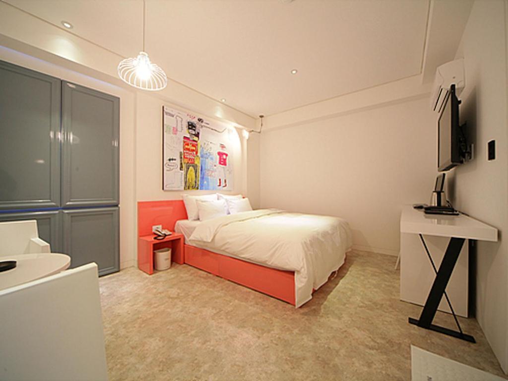 Sinchon Gaeul Motel 2*