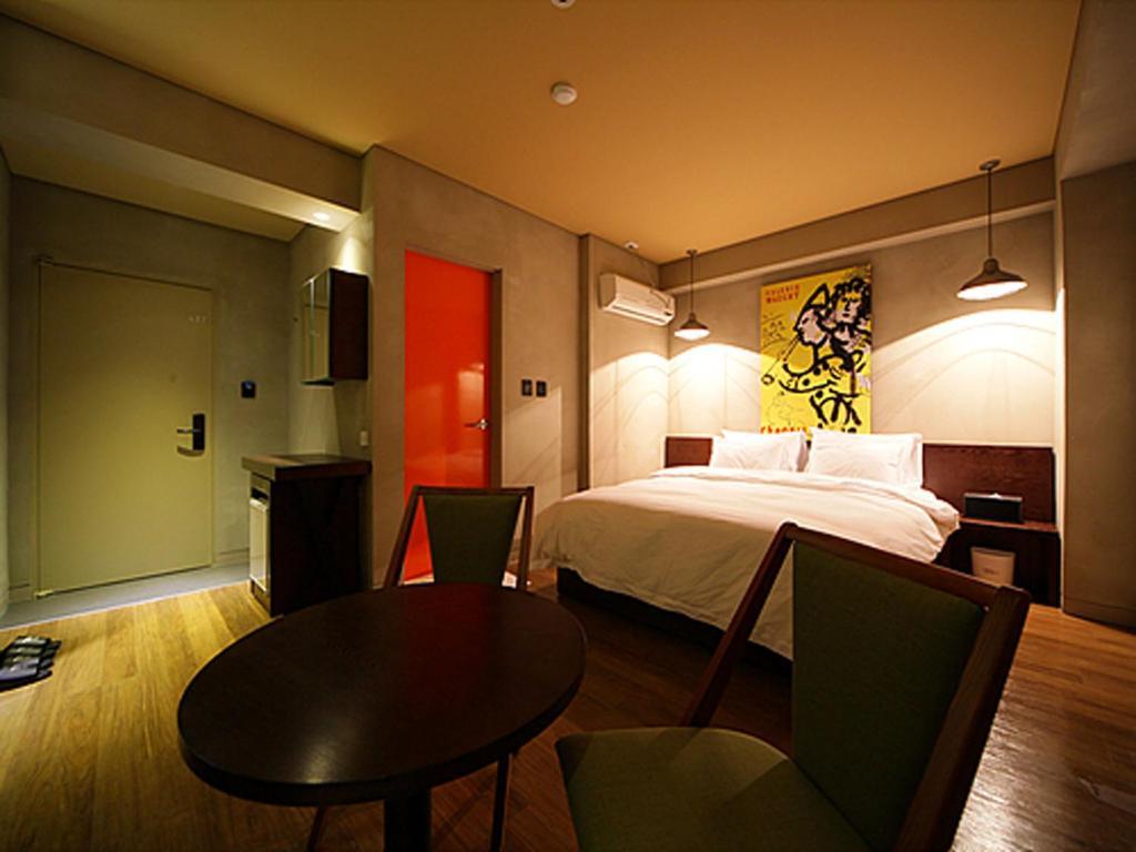 Motel Sinchon Gaeul