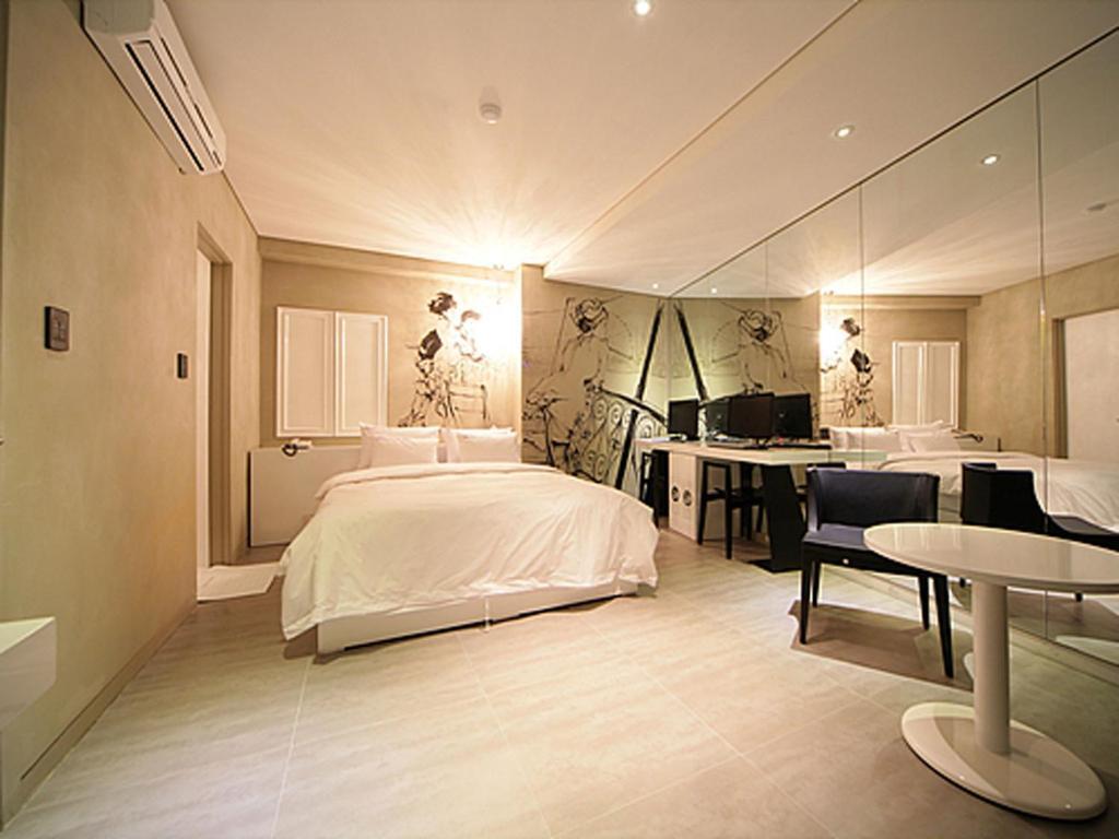 Sinchon Gaeul Motel 2*