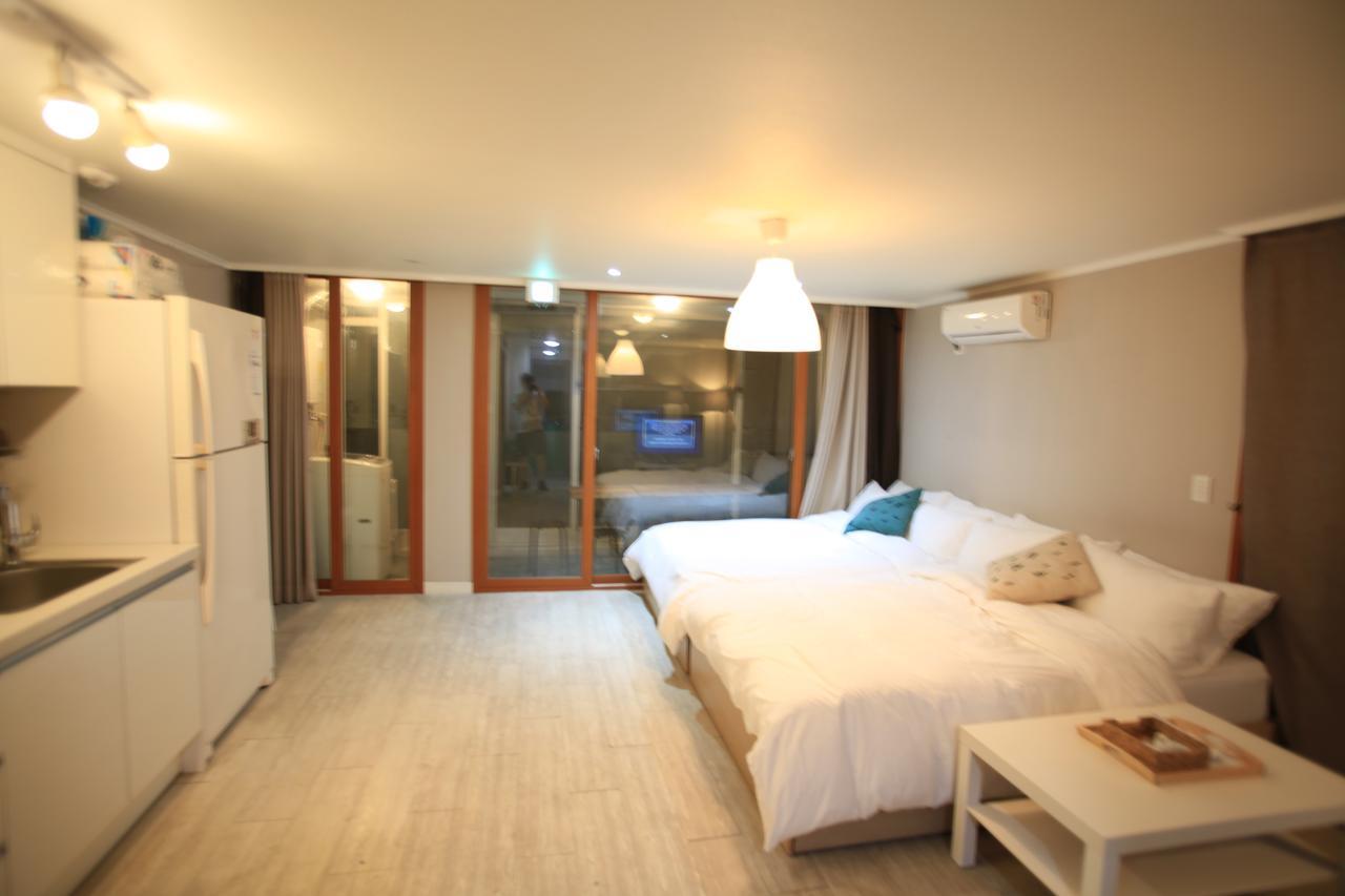 Dave Lovely House Seoul