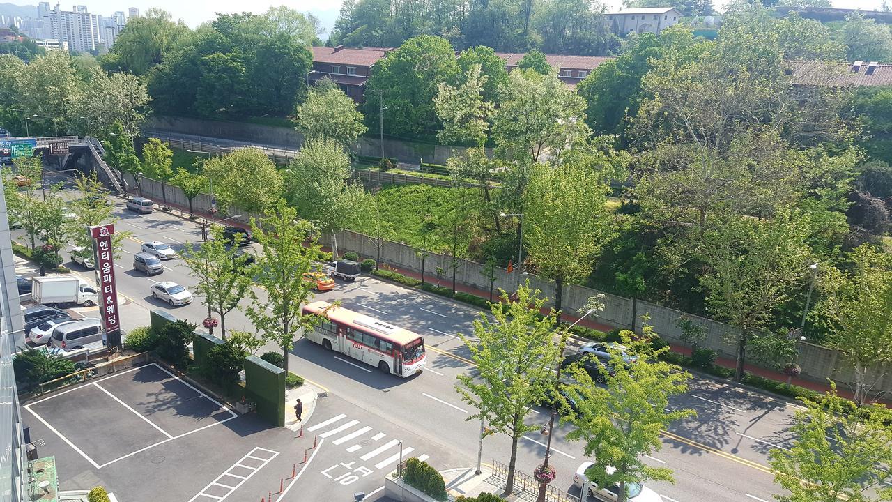 Itaewon Crown Hotel