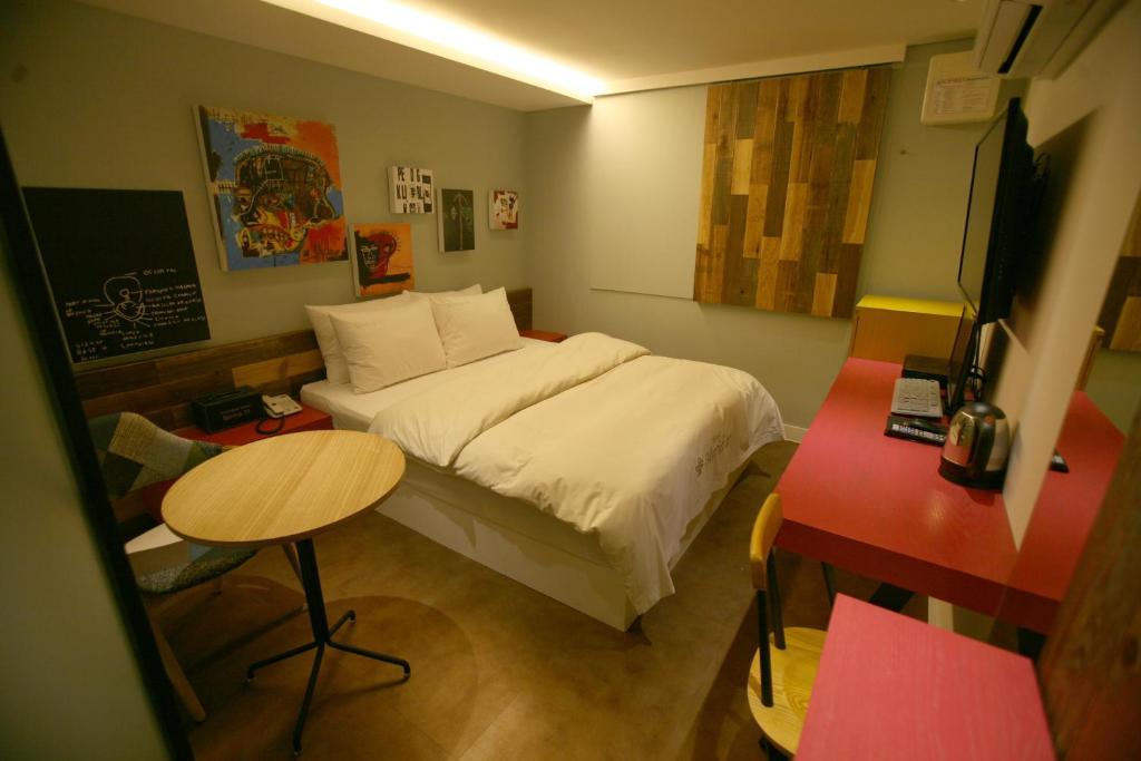 Spring 21 Sinchon Motel *