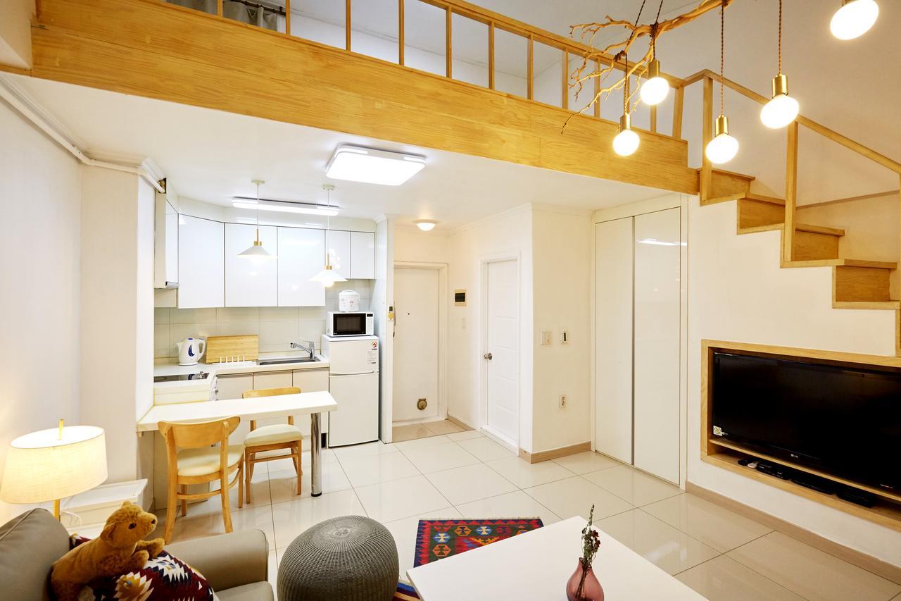 Oriental Modern 7 Apartment