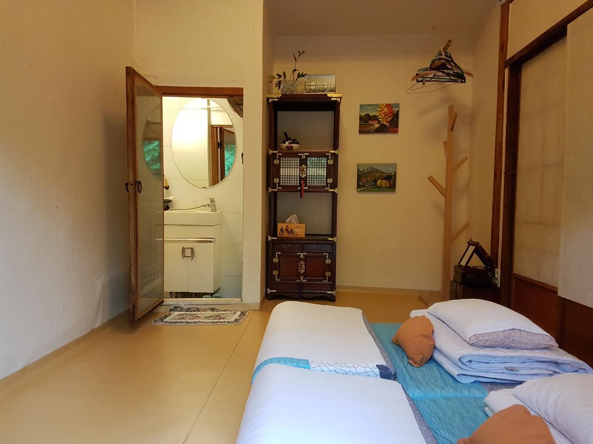 Gongsimga Hanok Guest house 2*