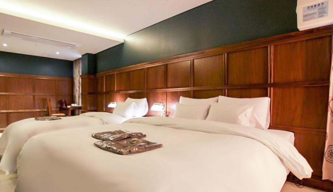 Christie Hotel