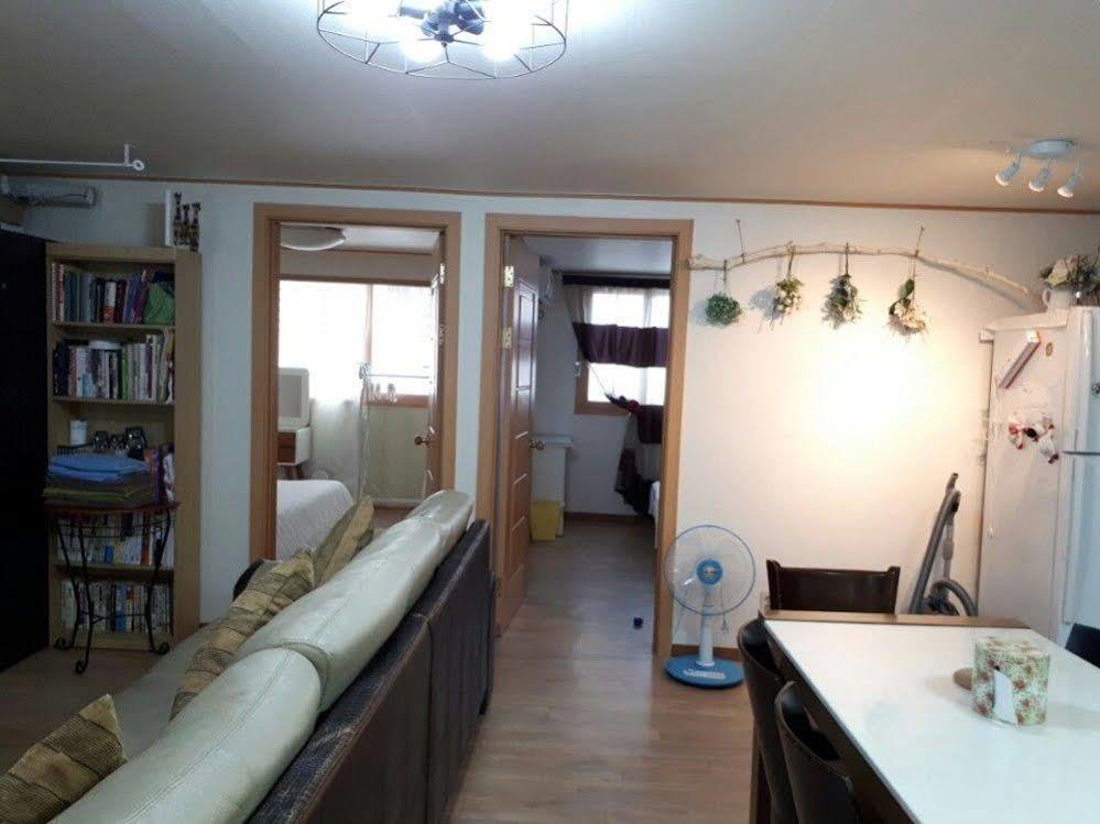Apartment Ewha *