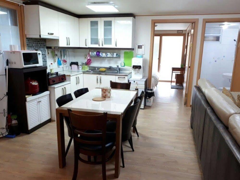 Apartment Ewha *