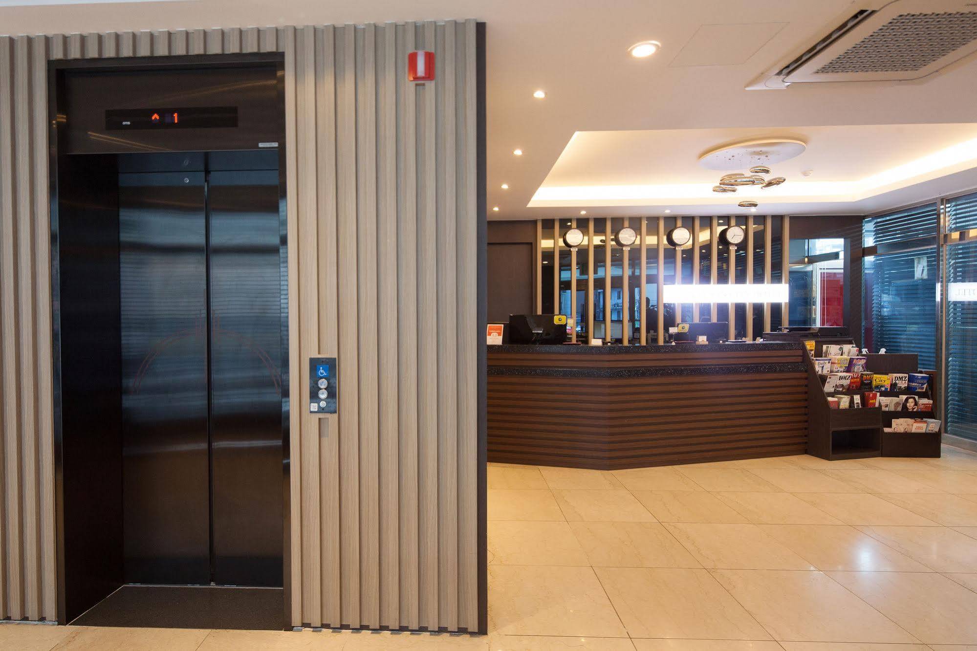 Floral Namsan Myeongdong Hotel 3*