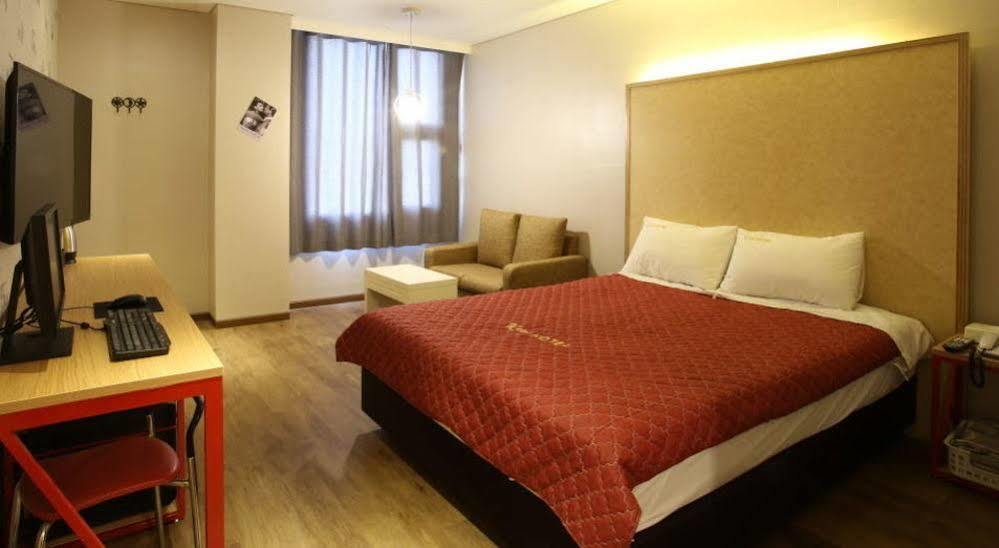 K City Hotel