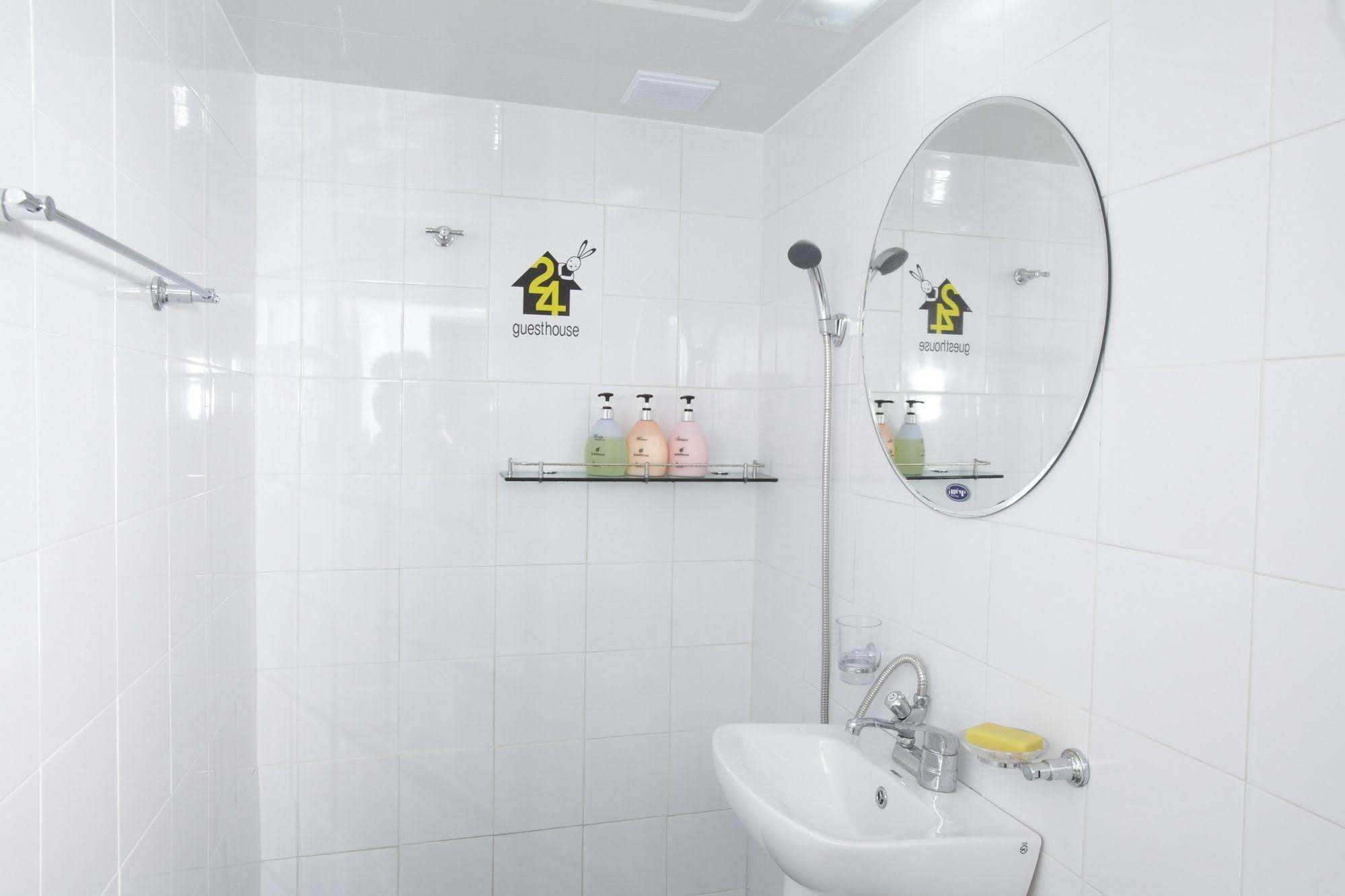 24 Station Guest house 2*