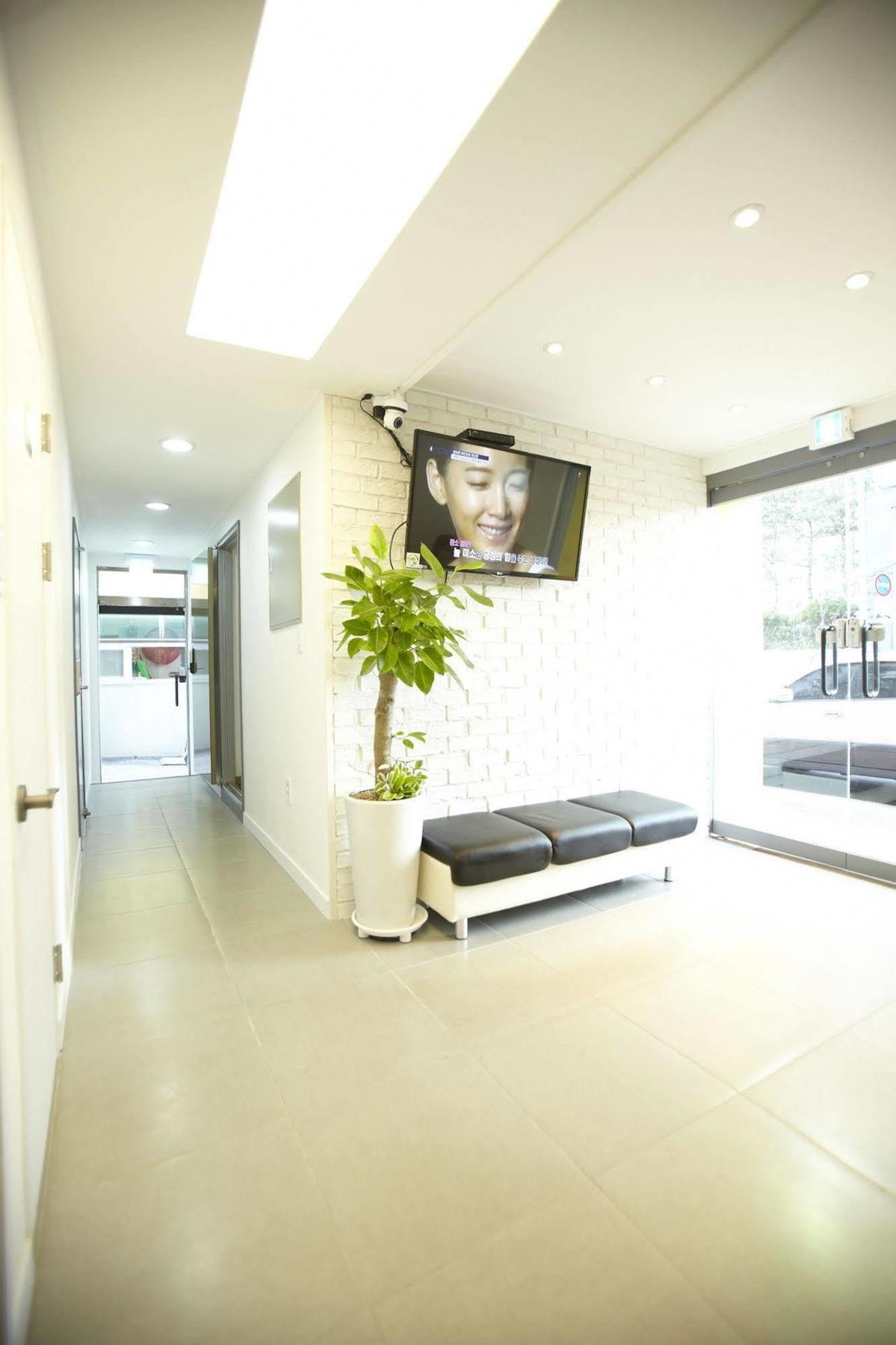 24 Station Guest house 2*
