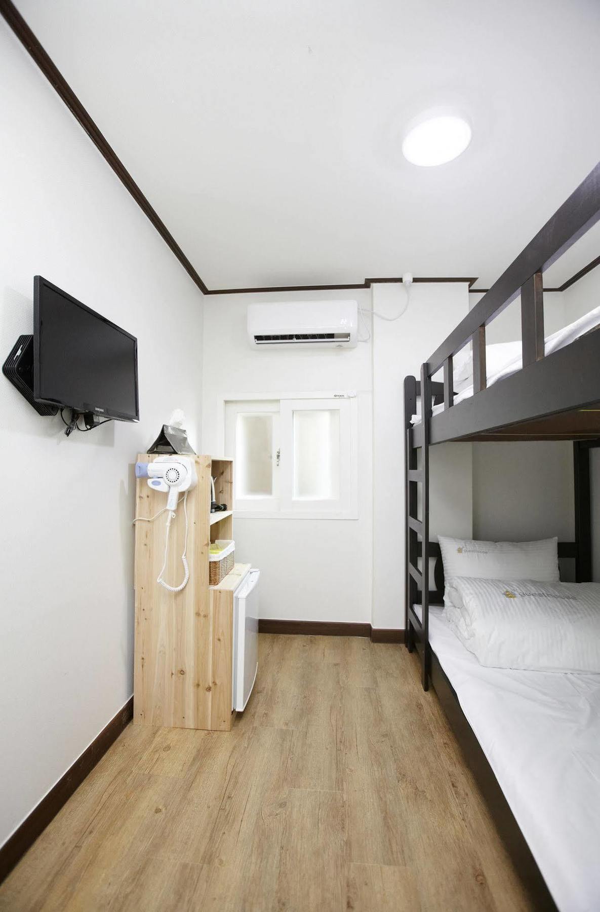 Guest house 24 Sinchon Hongdae