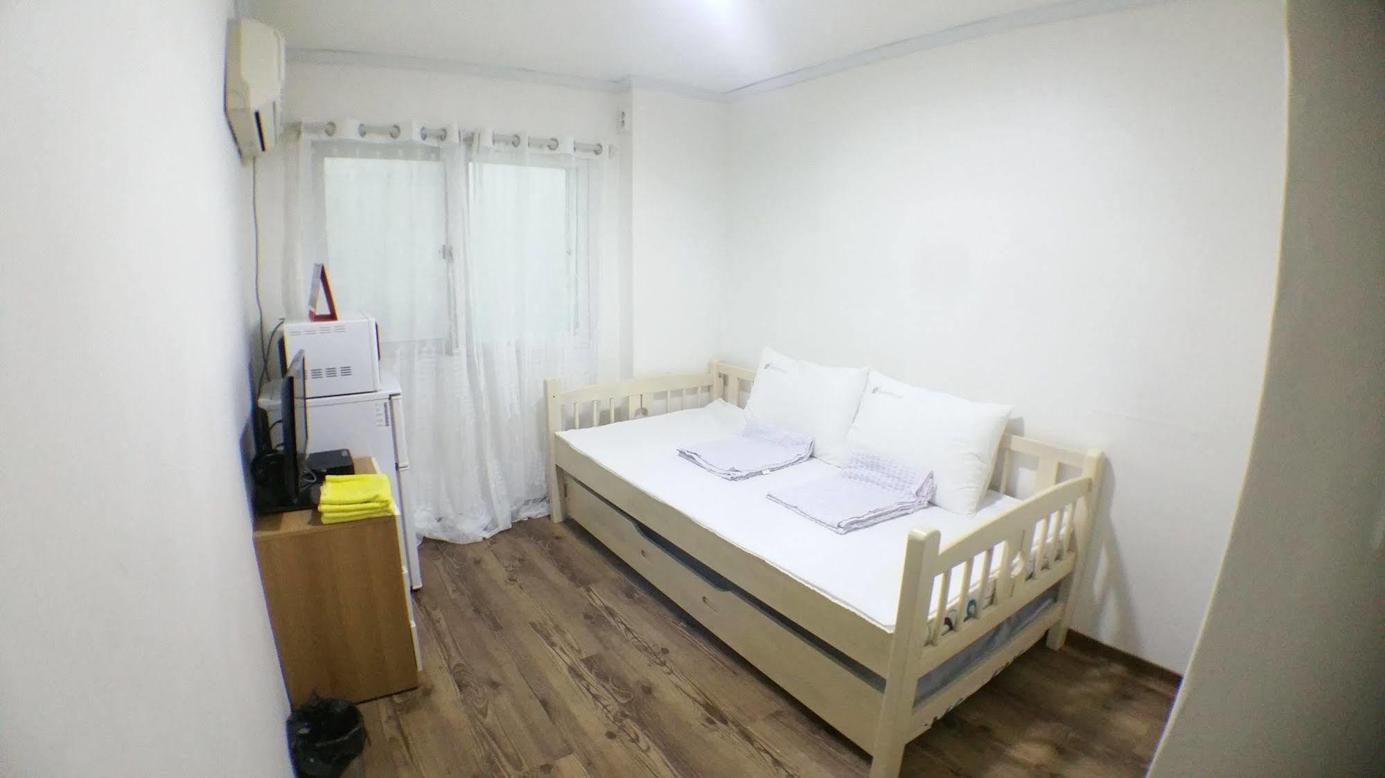 Guest house 24 Sinchon Hongdae