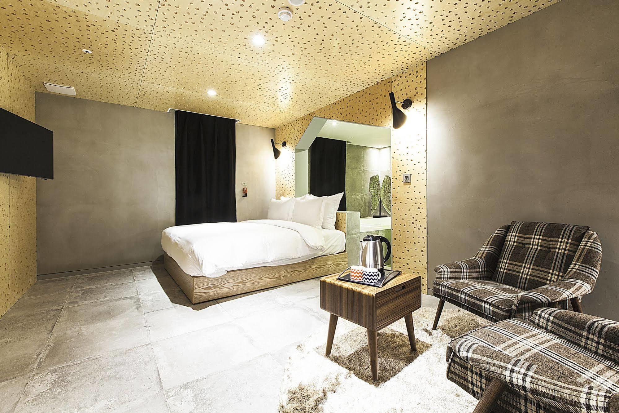 Richwell Hotel 3*